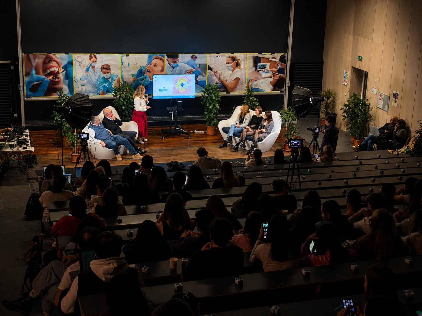 Conférence filmée devant public